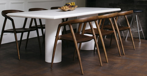 Huile ou vernis pour une table en bois ?
